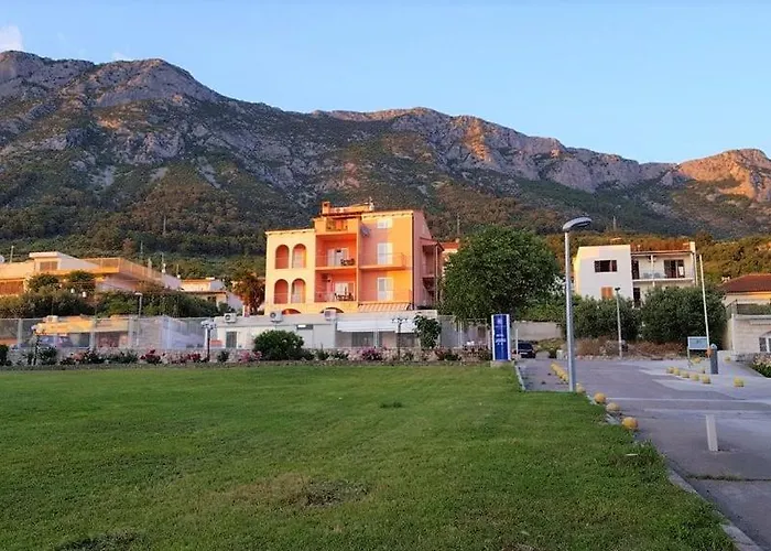 Apartman Ana - *